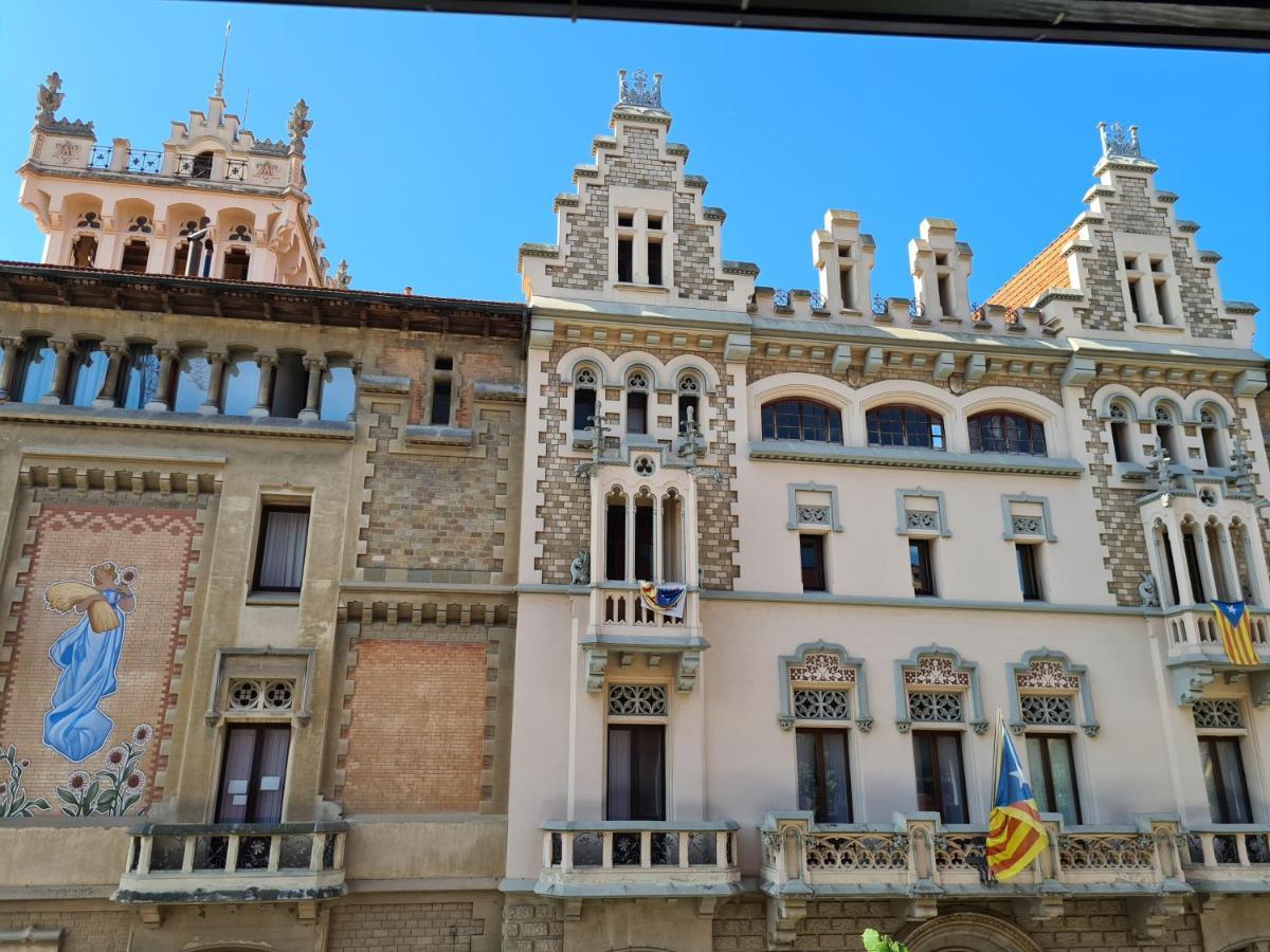 Apartaments Vicus 3 Con Vistas A La Plaza Mayor De Vic Kültér fotó
