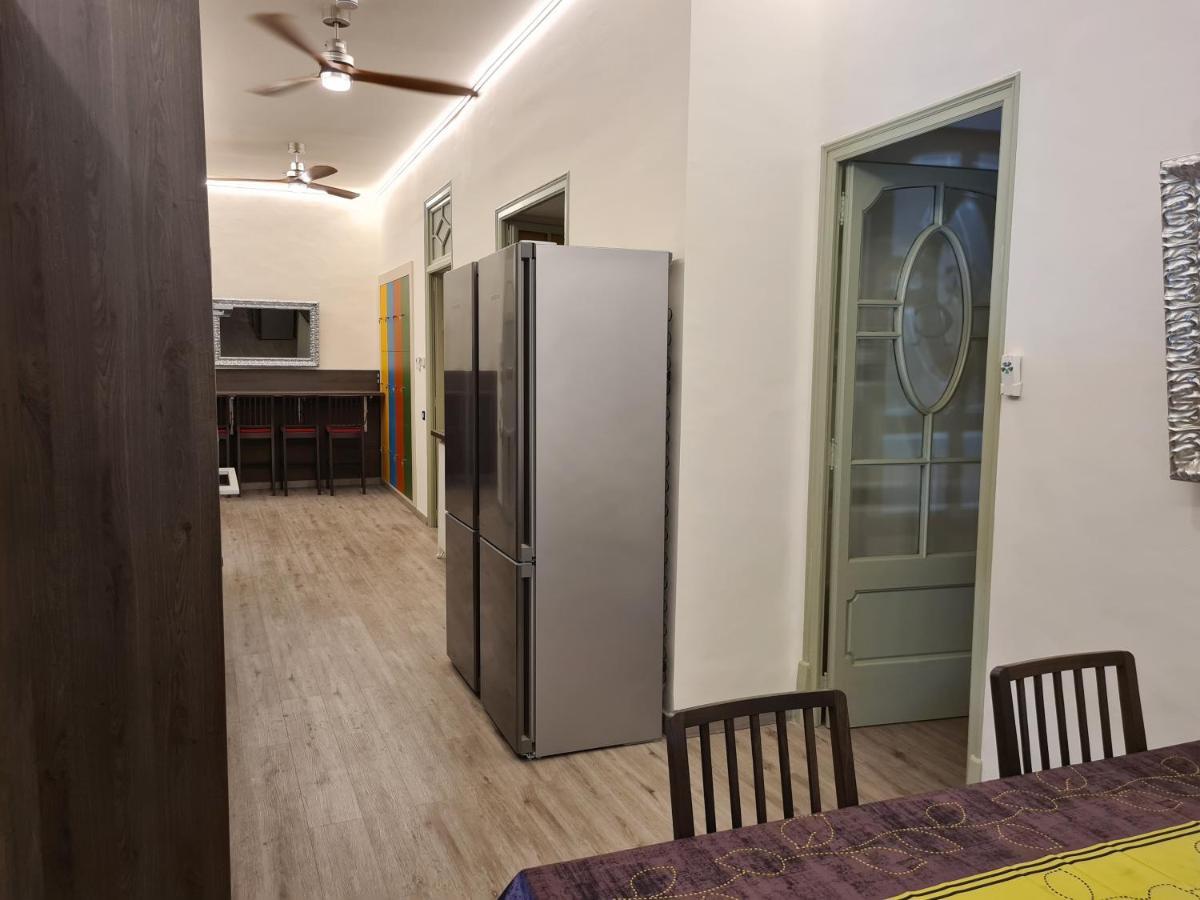 Apartaments Vicus 3 Con Vistas A La Plaza Mayor De Vic Kültér fotó