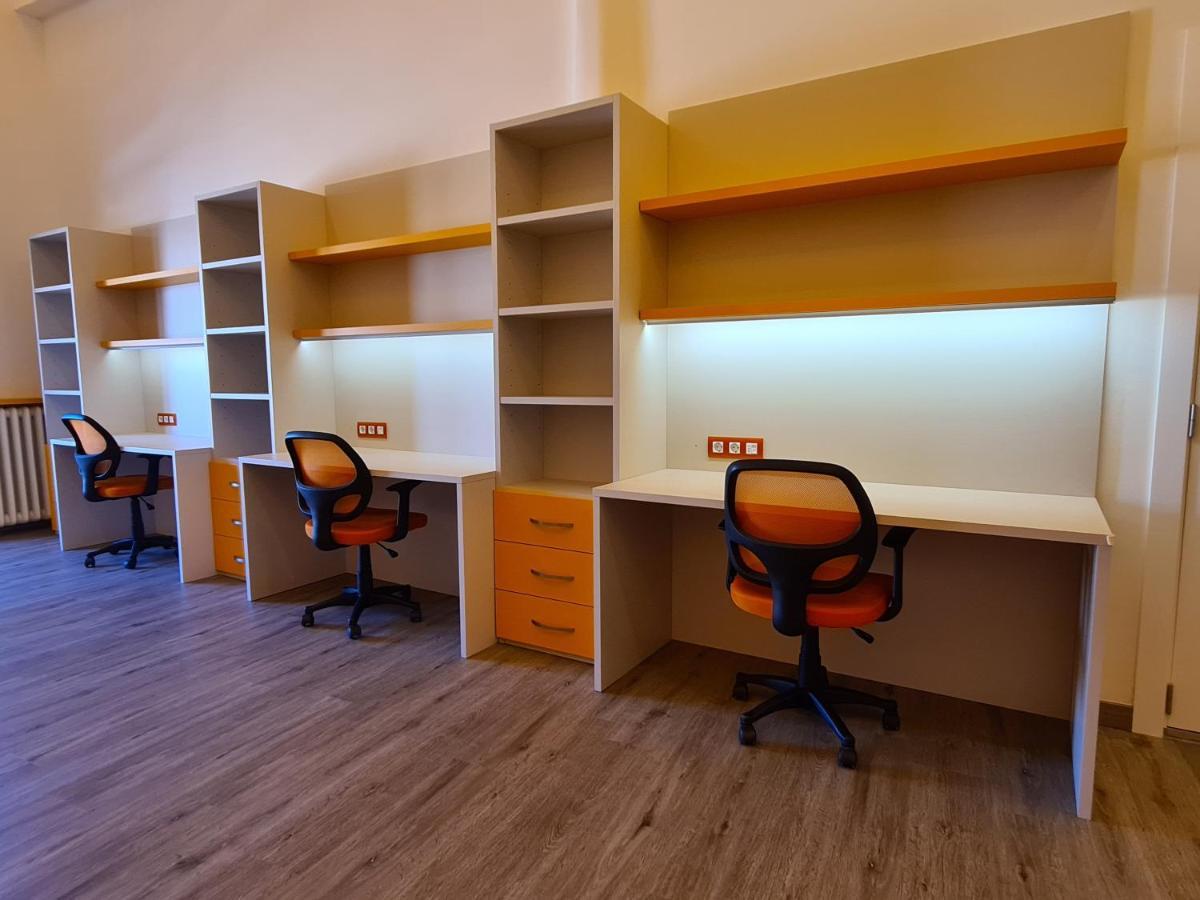 Apartaments Vicus 3 Con Vistas A La Plaza Mayor De Vic Kültér fotó