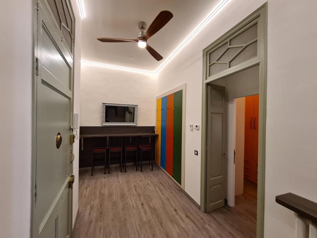 Apartaments Vicus 3 Con Vistas A La Plaza Mayor De Vic Kültér fotó
